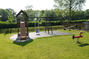 Camping Reussbrücke - Spielplatz vom Campingplatz im Grünen
