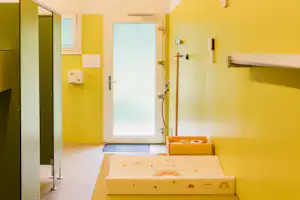 Camping Viva - Innenansicht des Sanitärgebäudes