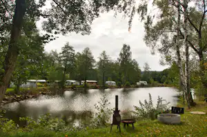 Camping Rhoenperle - Zugang zum See - 2.jpg