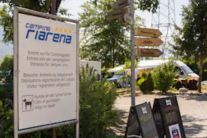 Camping Riarena - Hinweisschilder auf dem Campingplatzgelände