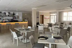Camping Riberamar - Innenansicht des Restaurants auf dem Campingplatz