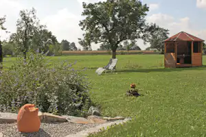 Camping Riedlhof - Blick auf die Wiese des Campingplatzes
