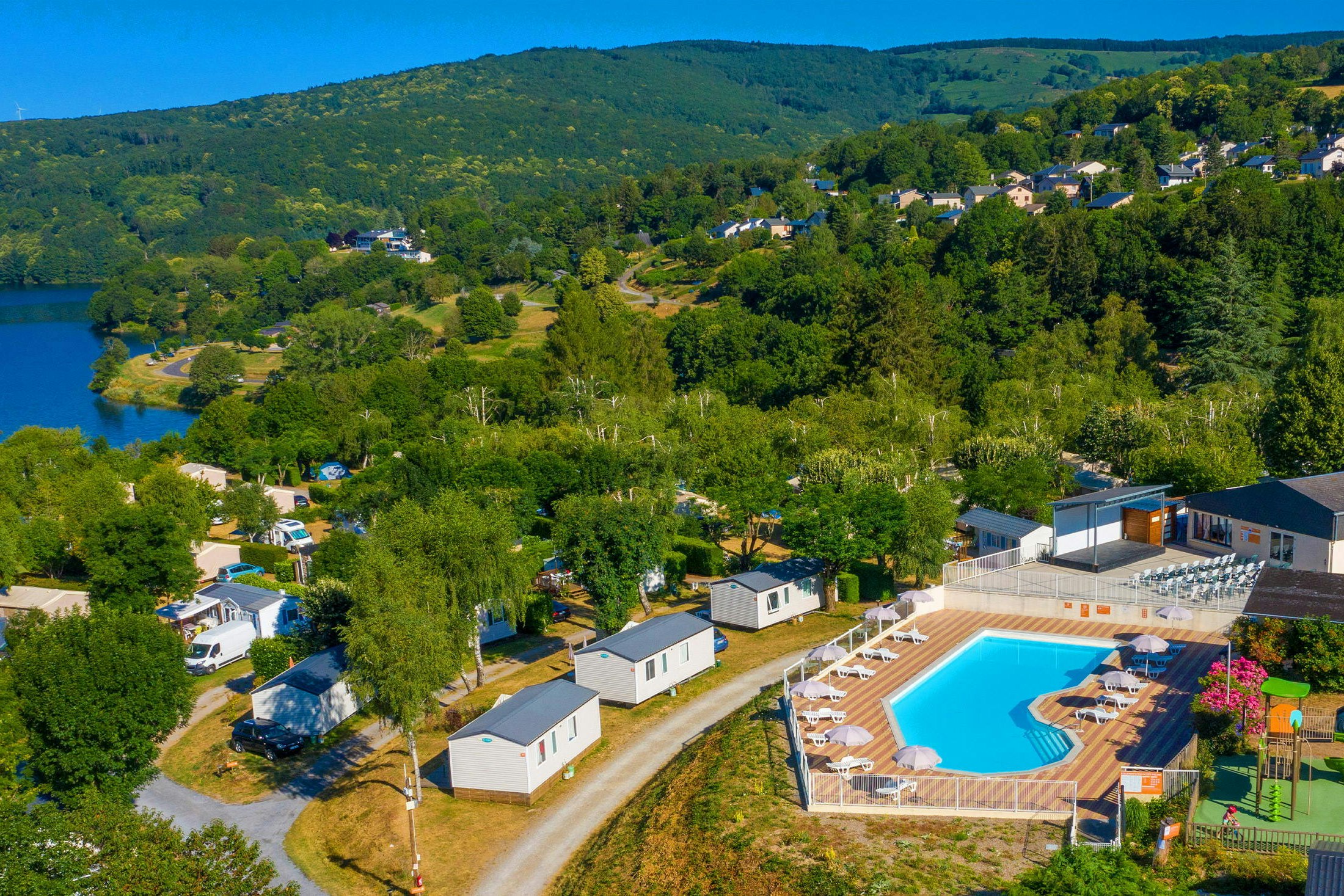 Marvilla Parks Rieumontagne  Camping Rieumontagné - Campingplatz aus der Vogelperspektive