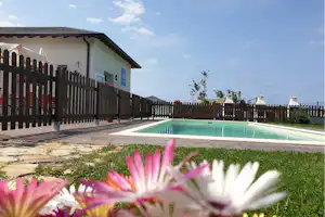 Camping Rinlo Costa - Pool im Freien auf dem Campingplatz