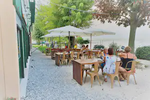 Camping Rio Ferienglück - Restaurant vom Campingplatz mit Terrasse und Blick auf den Gardasee