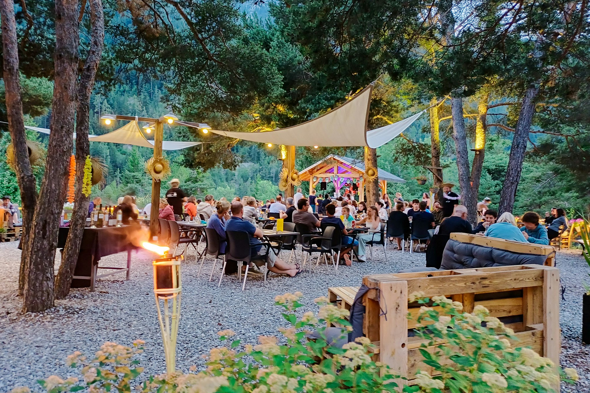 Camping Rioclar - Außenterrasse des Restaurants