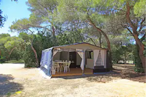 Riva di Ugento Beach Camping Resort - Familienzelt auf dem Campingplatz