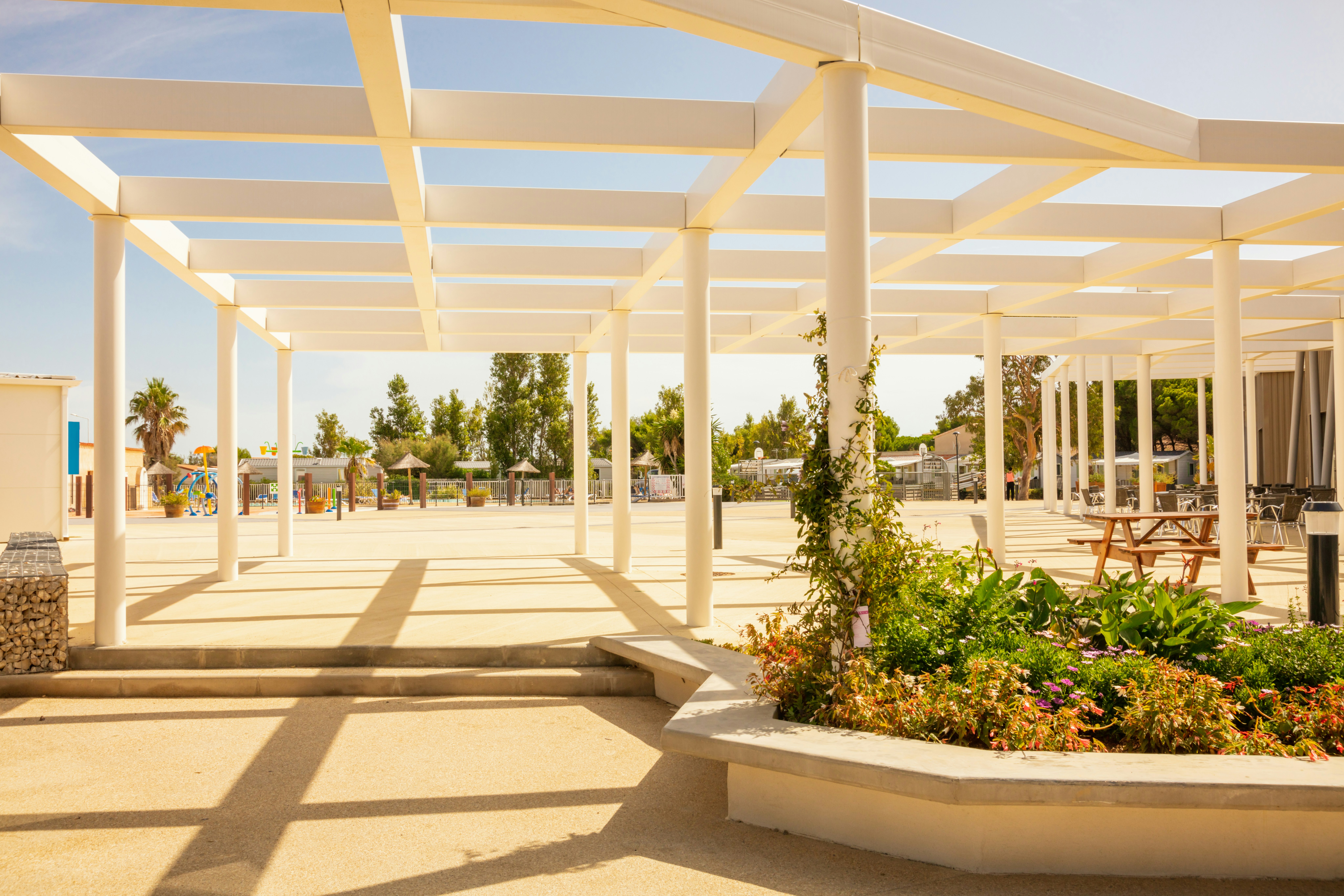 Camping Rives des Corbières - Terrasse auf dem Campingplatz