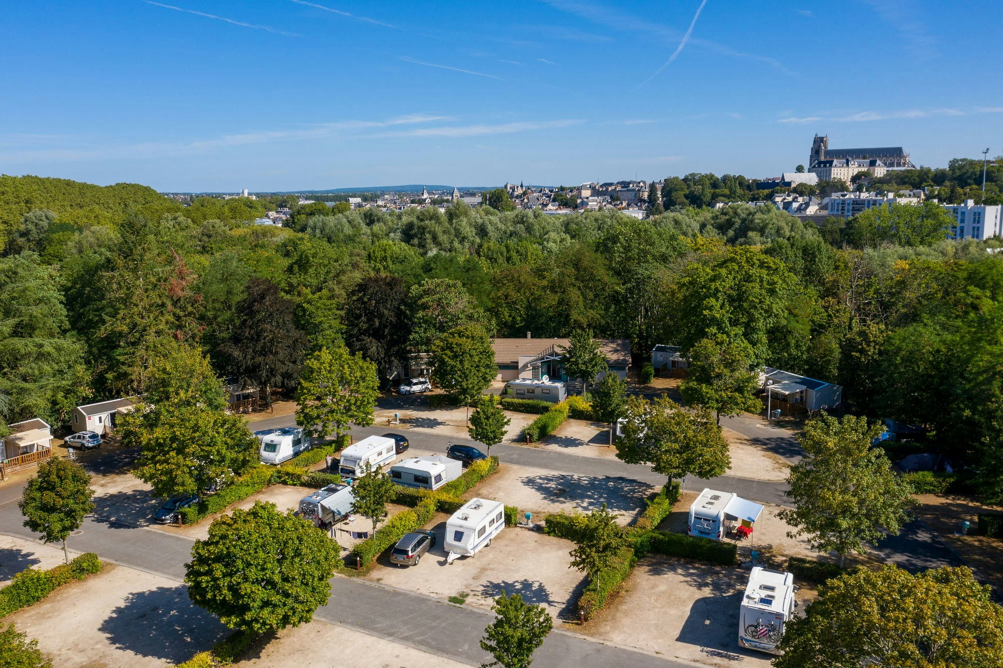 Camping de Bourges  - Campingplatz aus der Vogelperspektive