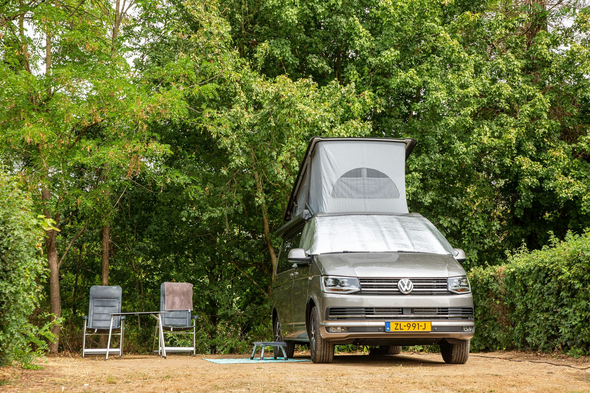 Camping de Bourges - Standplätze im Grünen auf dem Campingplatz