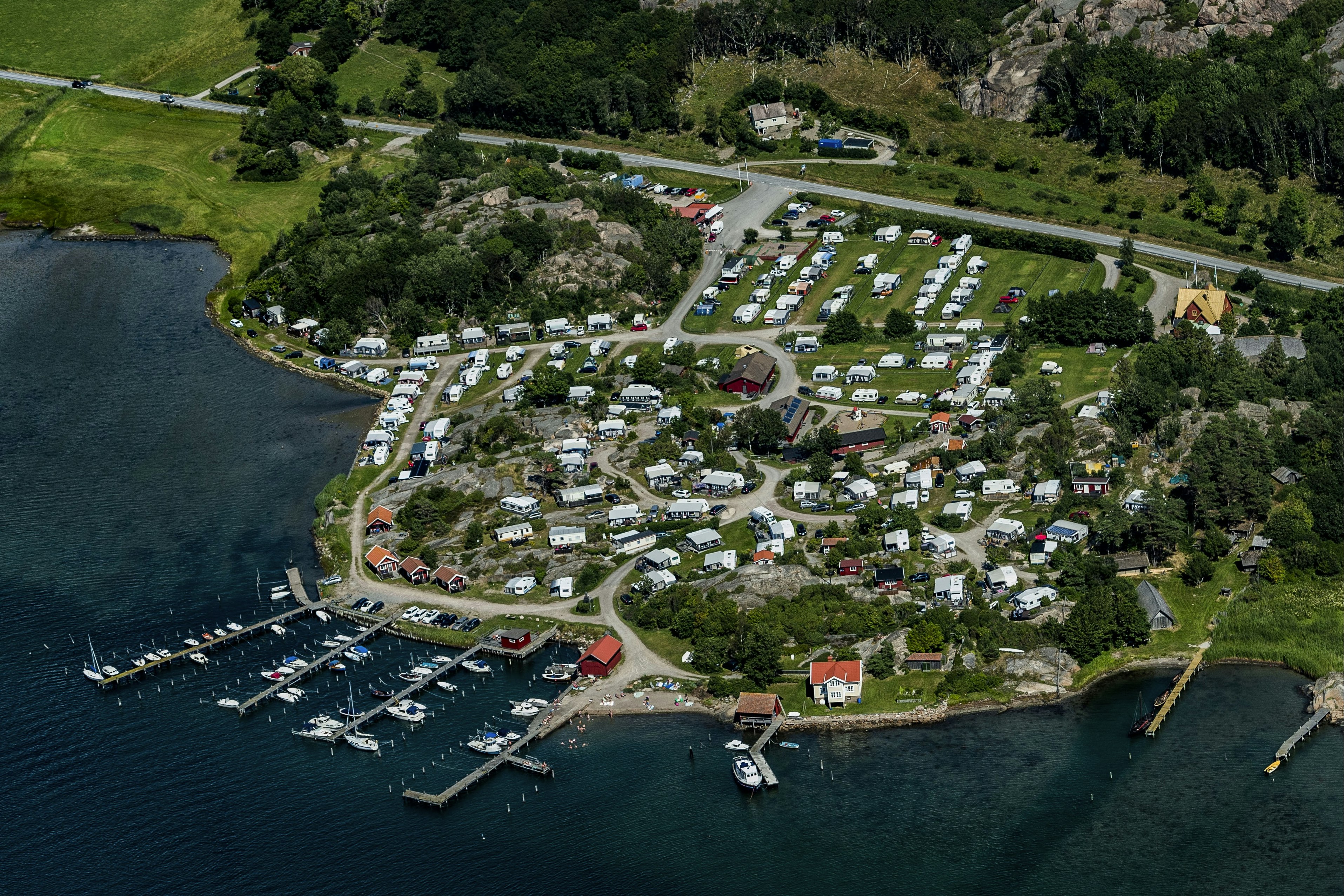 Camping Rörvik  - Campingplatz am Wasser aus der Vogelperspektive