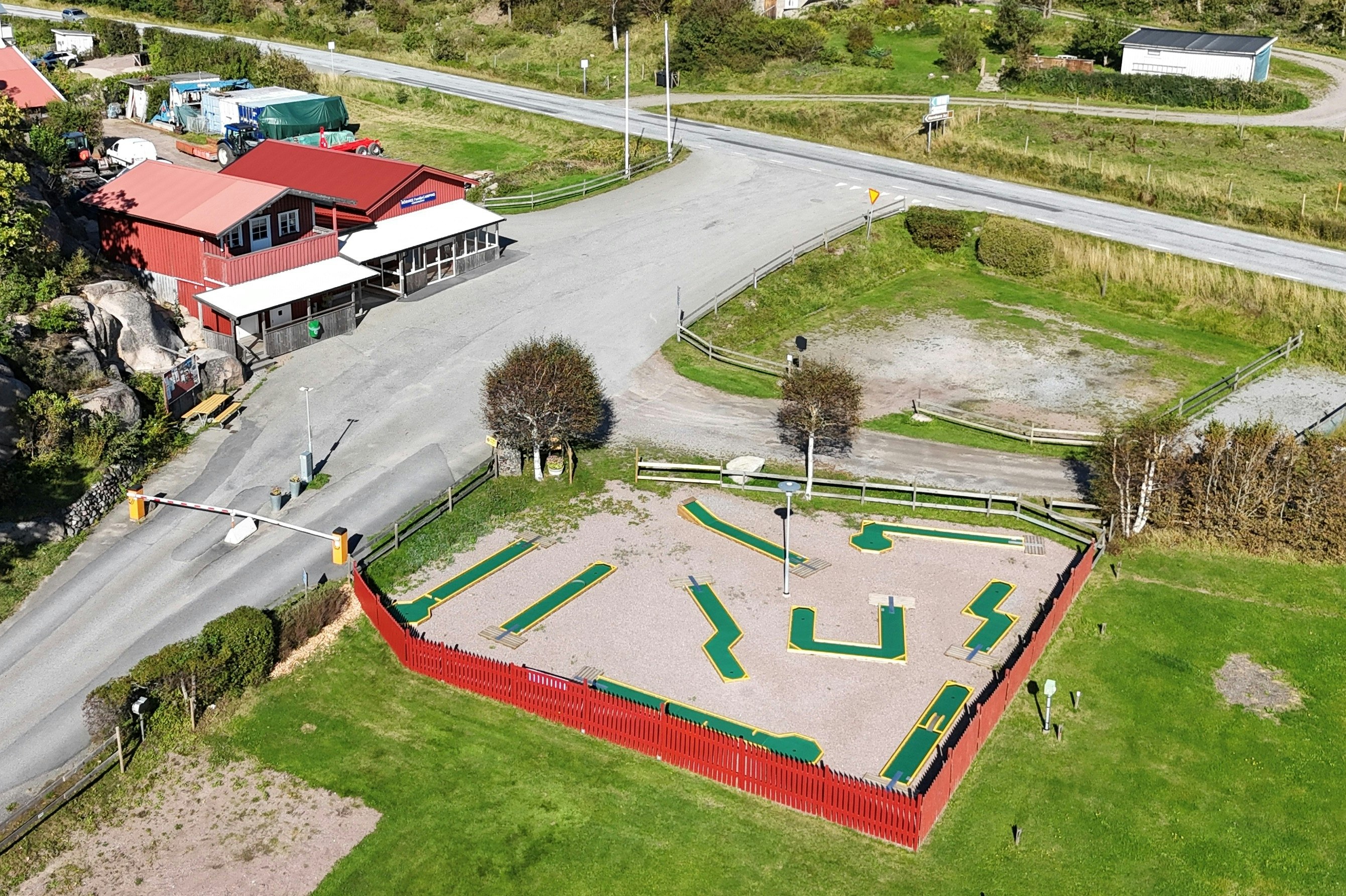 Camping Rörvik  - Minigolfanlage auf dem Campingplatz