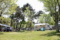 Camping Romea - Wohnmobil- und  Wohnwagenstellplätze im Grünen auf dem Campingplatz