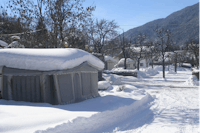 Camping Rossbach  - schneebedeckter Stellplatz vom Campingplatz im Winter