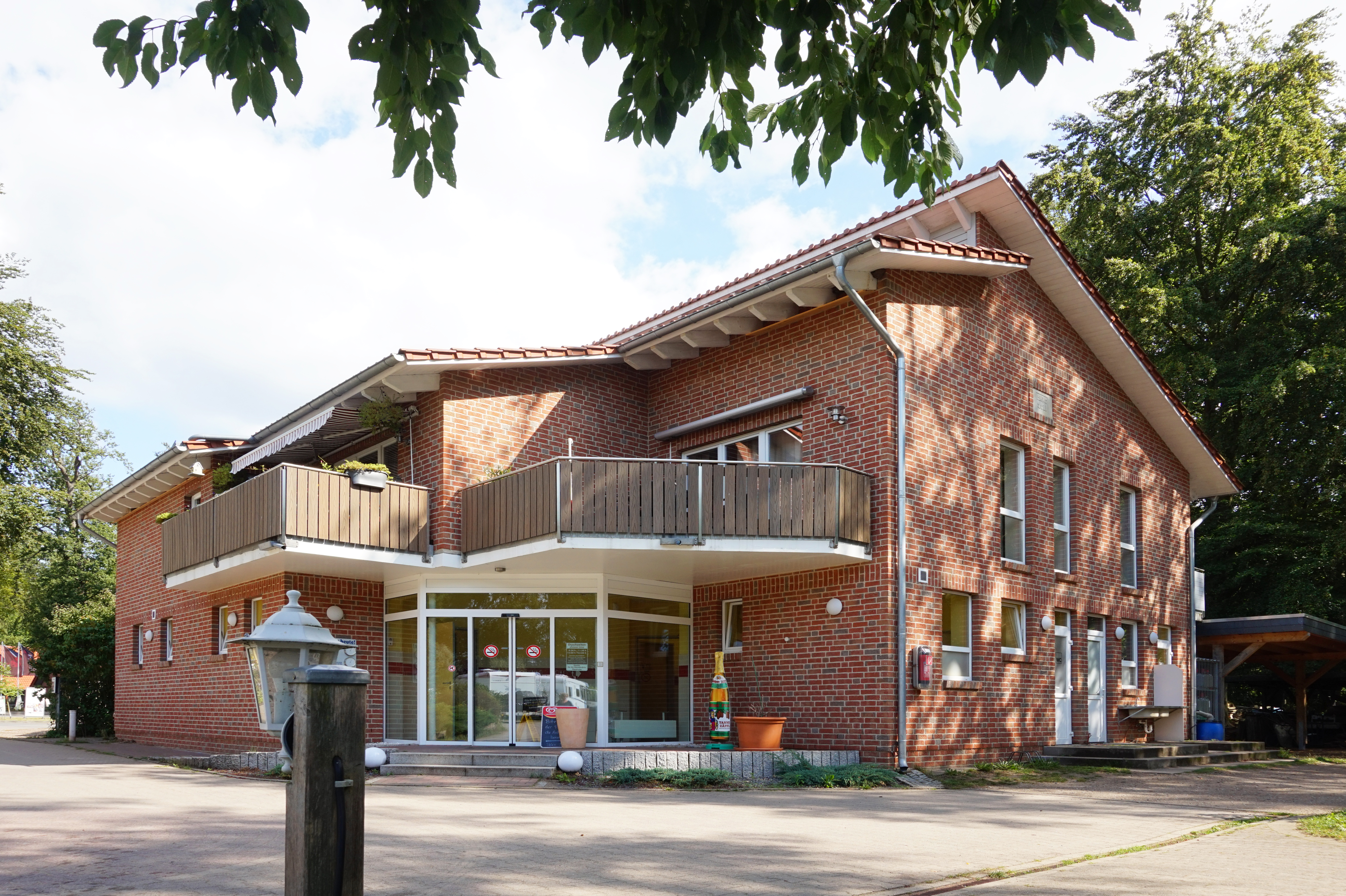 Camping Rote Schleuse - Sanitaergebaeude.jpg