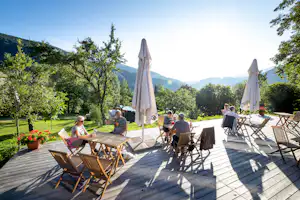 Camping Rothenfels - Terrasse mit Blick ins Grüne
