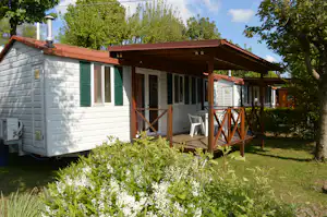 Camping Royal - Mobilheim mit Veranda auf dem Campingplatz