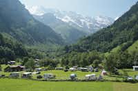 Camping Rütti  -  Campingplatz im Grünen am Fuße der schneebedeckten Alpen