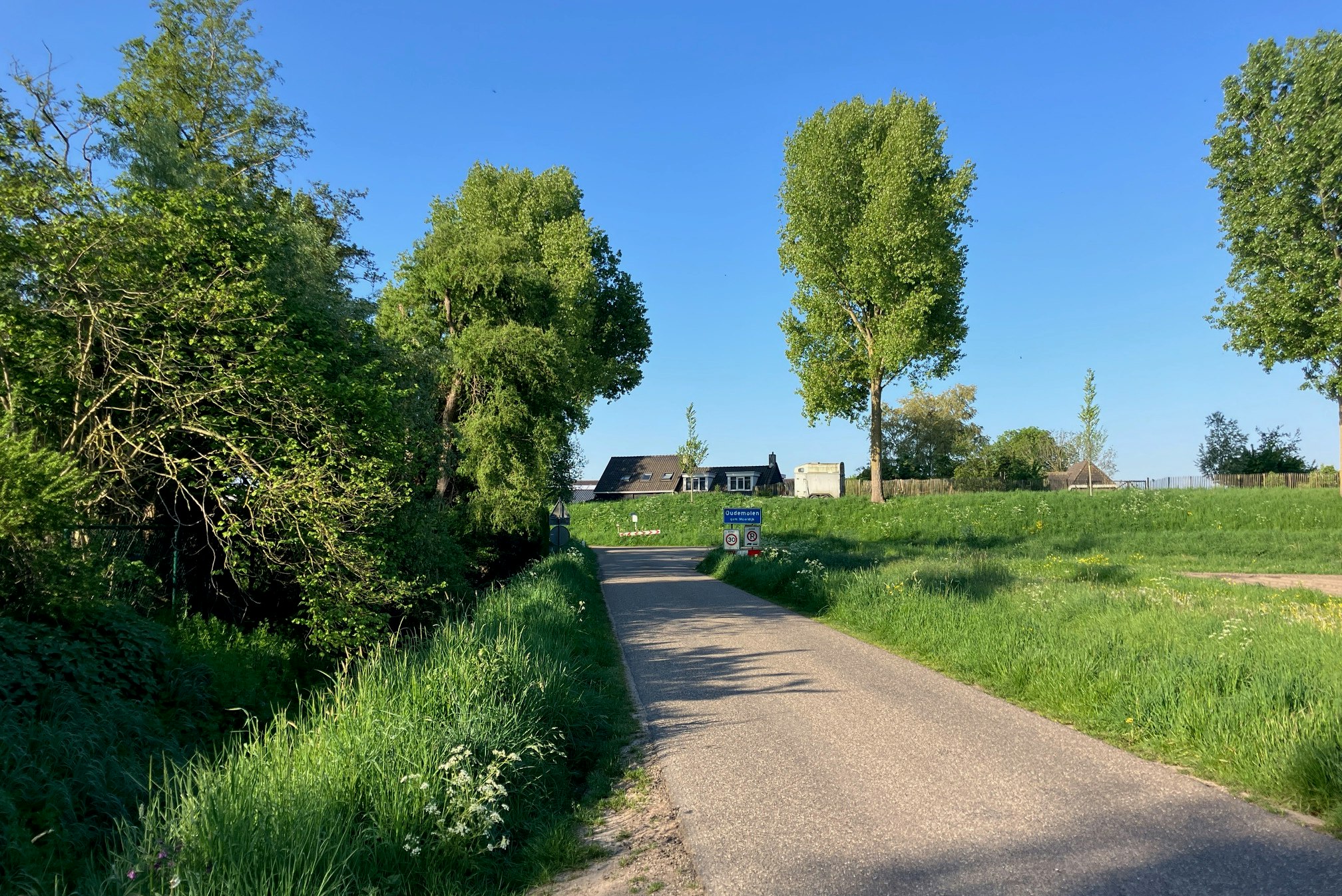 Camping Ruigenhil - Blick in die Umgebung des Campingplatzes