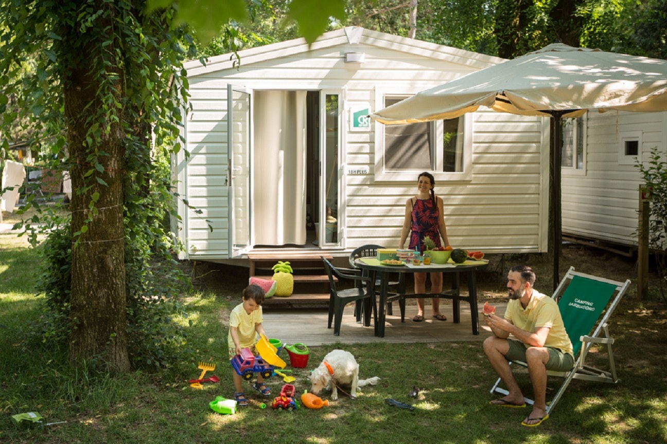 Camping Sabbiadoro  -  Camper am Mobilheim vom Campingplatz