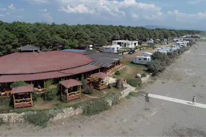 Camping Safari Beach - Restaurant vom Campingplatz mit Terrasse am Strand