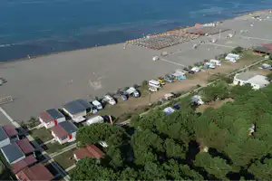 Camping Safari Beach - Wohnwagen- und Zeltstellplatz vom Campingplatz mit direktem Zugang zum Strand am Mittelmeer