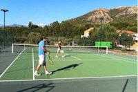 Camping Sagone  -  Tennisplatz auf dem Campingplatz