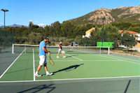 Camping Sagone  -  Tennisplatz auf dem Campingplatz