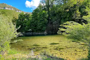Camping Saint Lambert - Blick auf den Fluss am Campingplatz