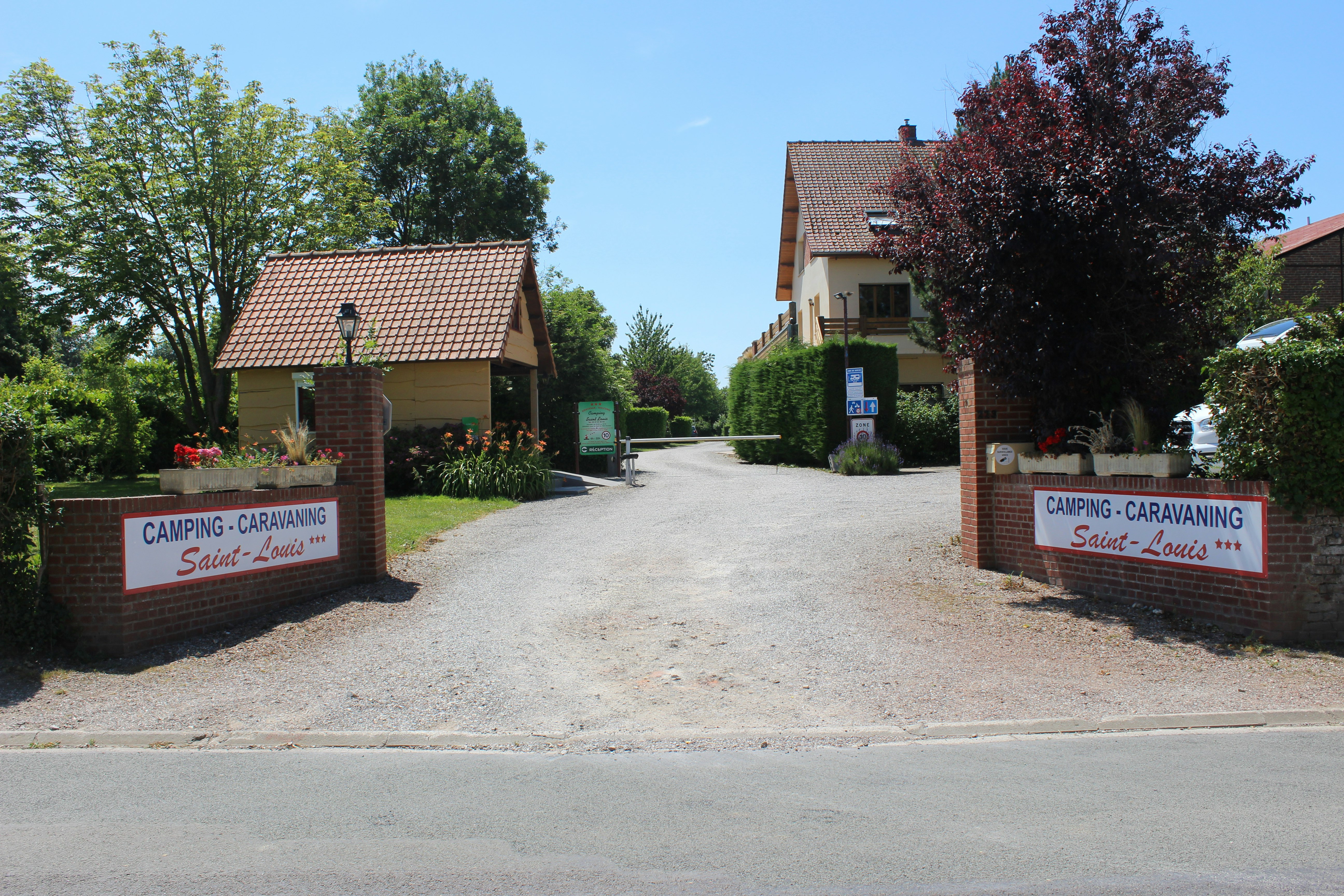 Camping Saint Louis - Eingang zum Campingplatz