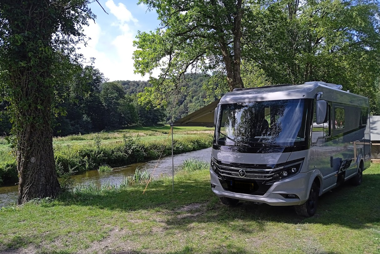 Camping Saint Remacle - Standplätze auf dem Campingplatz