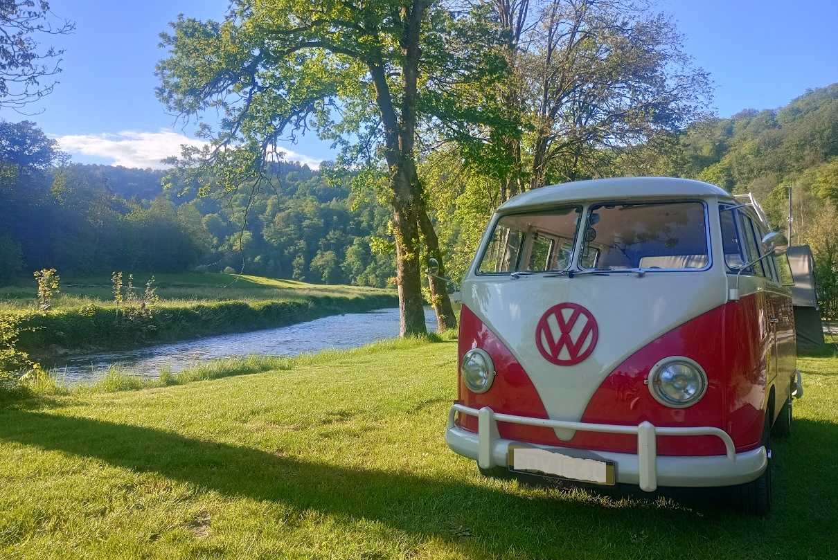 Camping Saint Remacle - Standplätze im Grünen auf dem Campingplatz