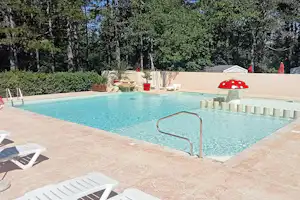 Camping Saint Sauvayre - Pool auf dem Campingplatz