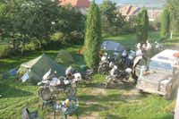 Camping Salişteanca - Motorrädern im Zeltplatz auf dem Campingplatz