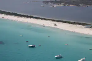 Camping San Teodoro la Cinta - Boote auf dem Mittelmeer
