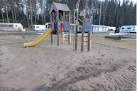 Camping Sandaholm - Kinderspielplatz mit Klettergerüst