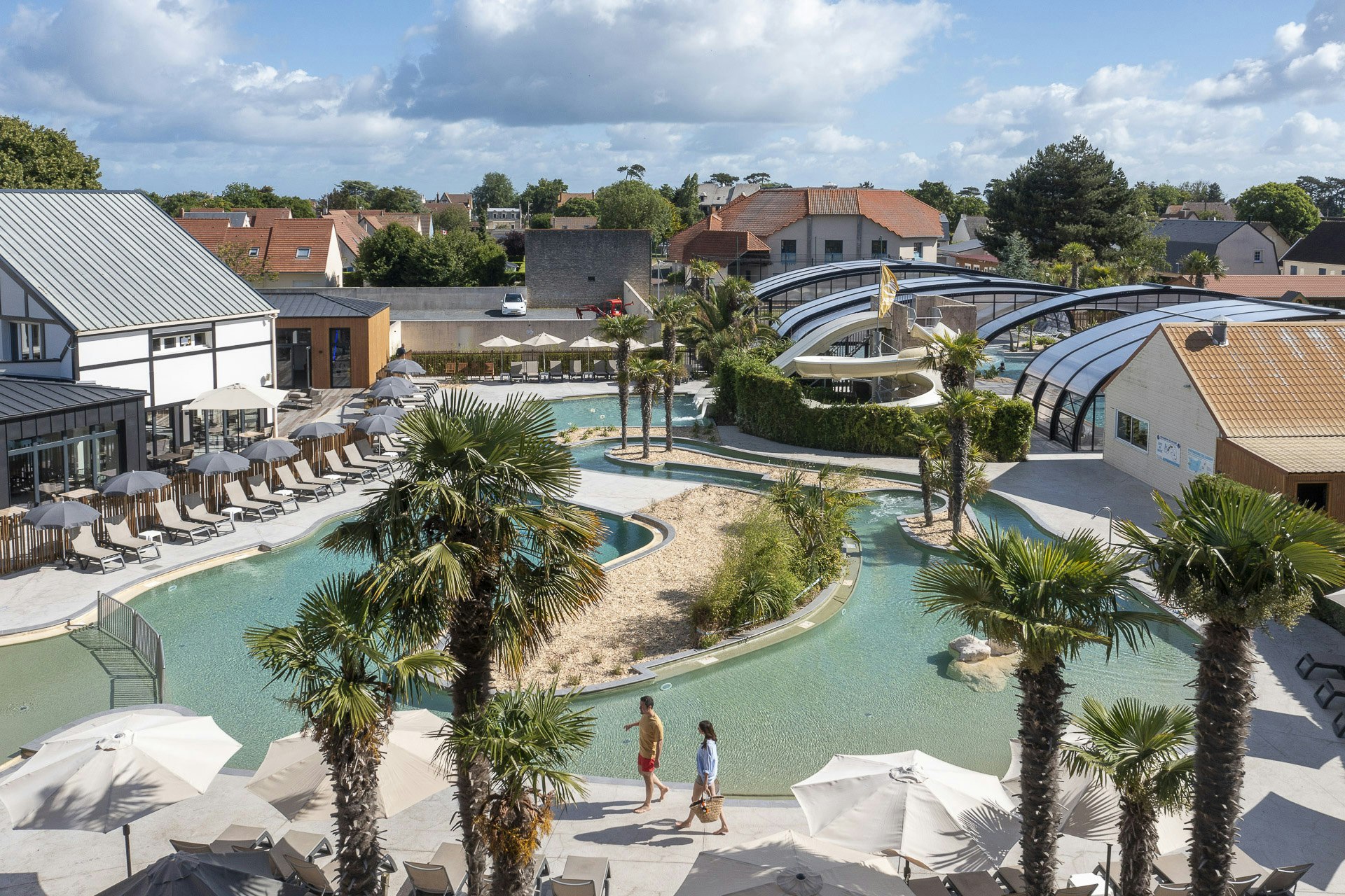 Camping Sandaya la Côte de Nacre - Poolbereich auf dem Campingplatz