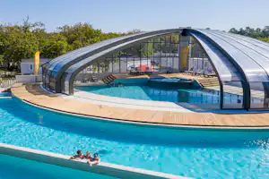 Camping Sandaya Soulac Plage - Teleskopischer Schwimmbadüberdachung