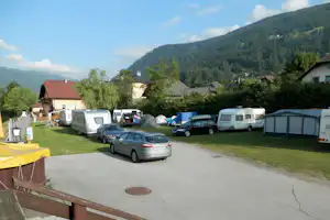 Camping Sankt Michael - Stellplätze mit Blick auf die Berge--