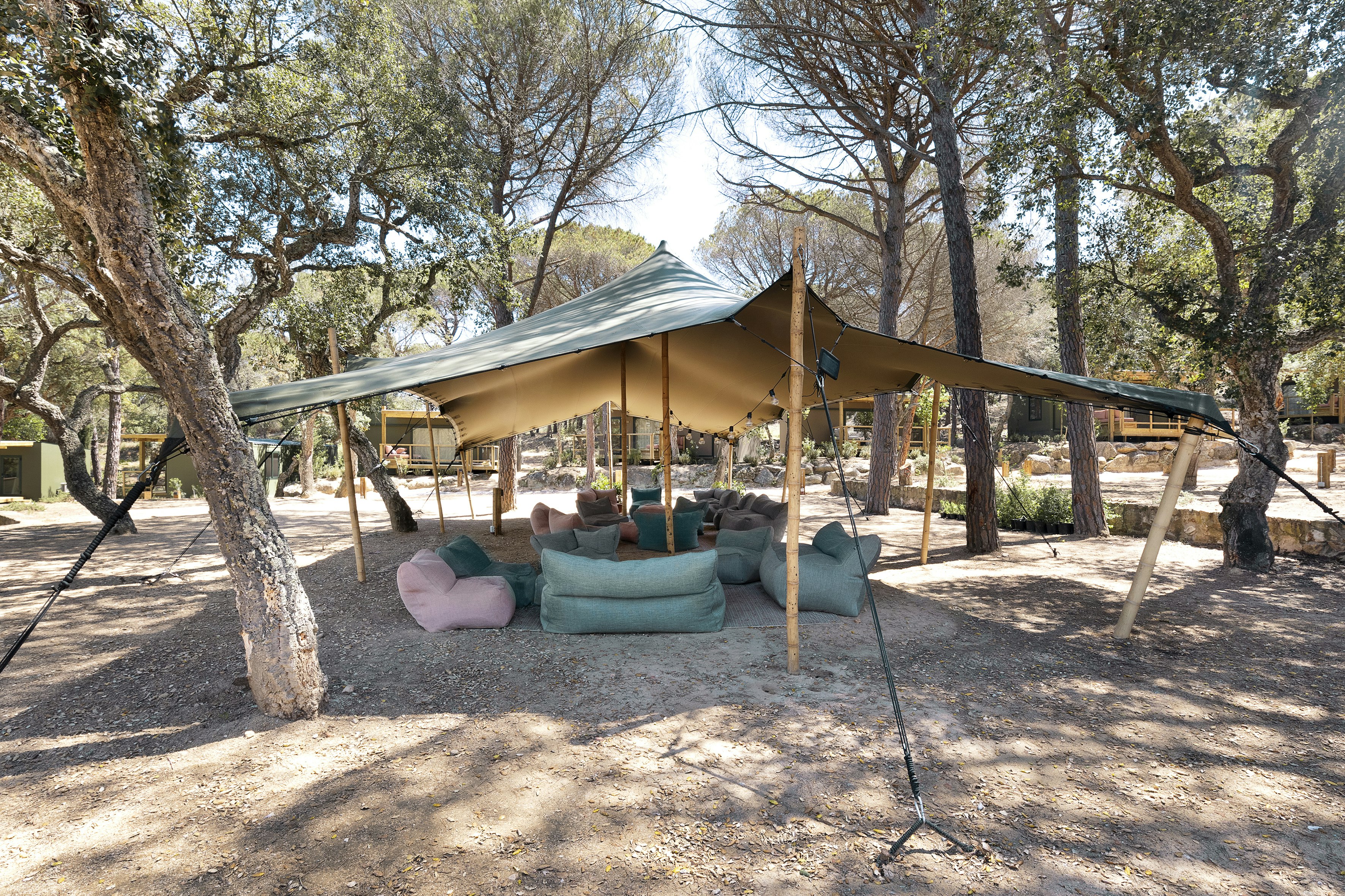 wecamp Santa Cristina - Sitzkissen Lounge unter Dach
