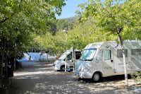 Camping Santa Marta - Wohnmobil- und  Wohnwagenstellplätze im Schatten der Bäume