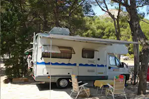 Camping Santa Marta - Wohnmobilstellplätze im Schatten der Bäume