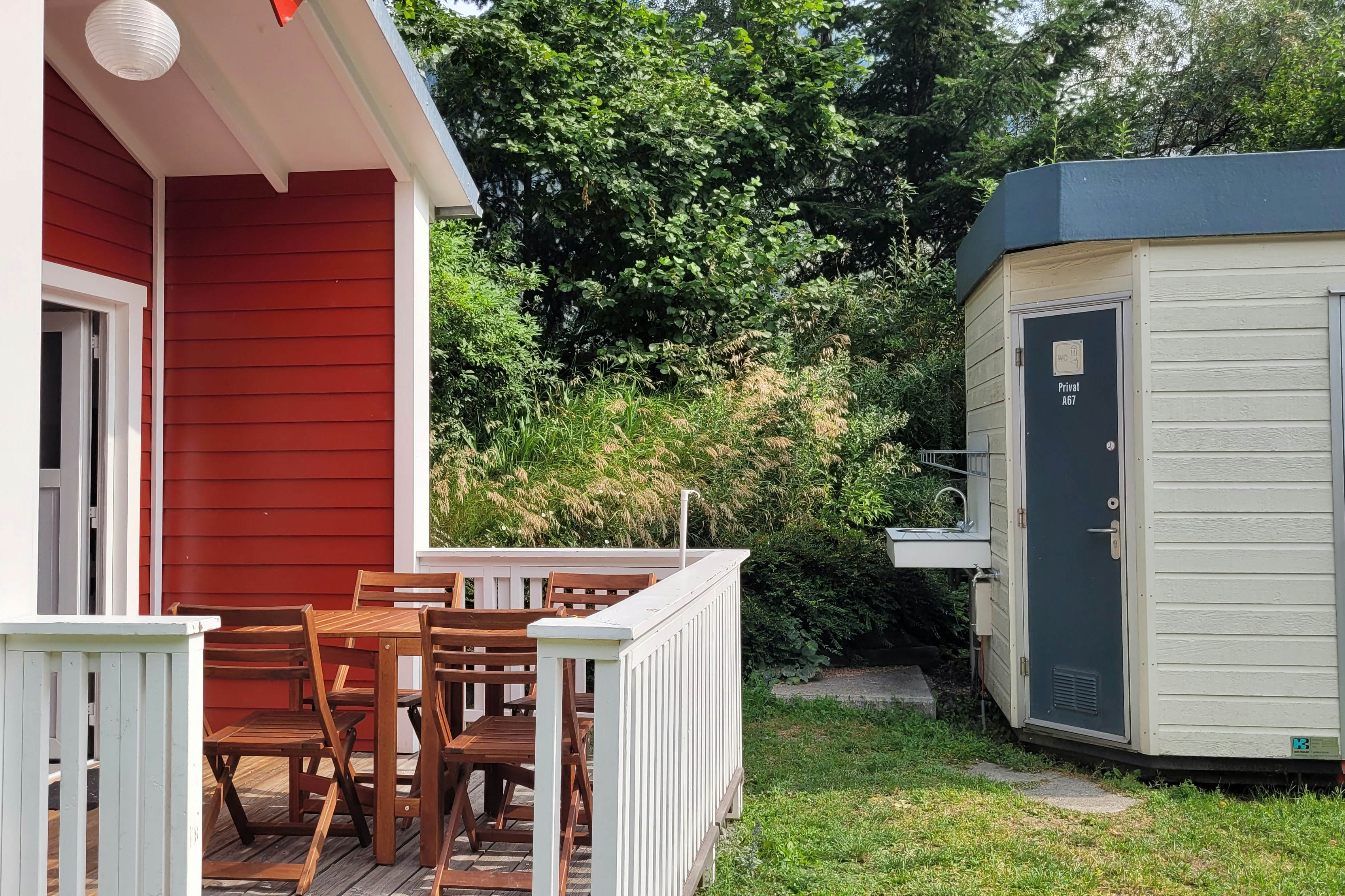 Camping Santa Monica  - Mobilheim mit Terrasse auf dem Campingplatz