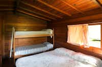 Camping Sant'Antonio - Schlafzimmer eines Bungalows