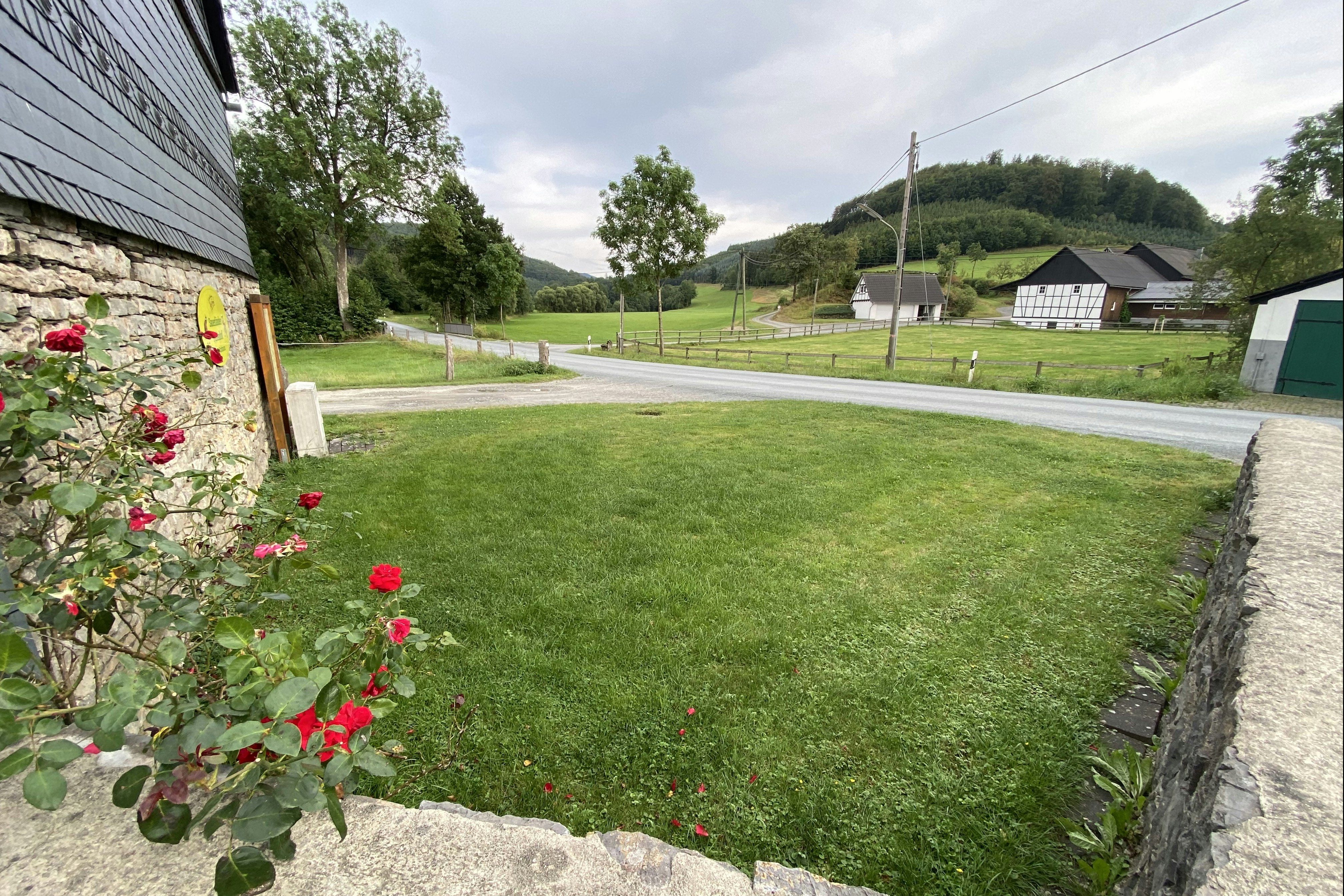 Camping Sauerländer Ferienhof  Camping Sauerländer Ferienhof Stratmann - Eingang zum Campingplatz