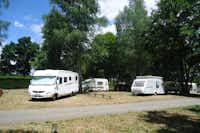 Camping Sauxillanges -Des Prairies d' Auvergne-  -  Wohnwagenstellplatz und Wohnmobilstellplatz vom Campingplatz