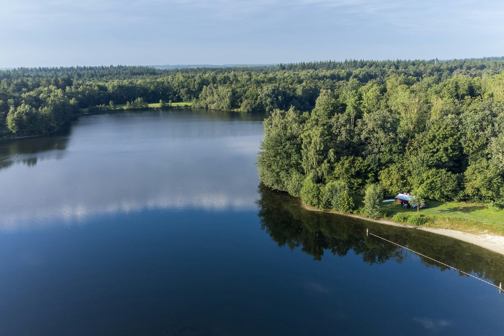 Camping Schaartven-  - Blick auf den See aus der Vogelperspektive