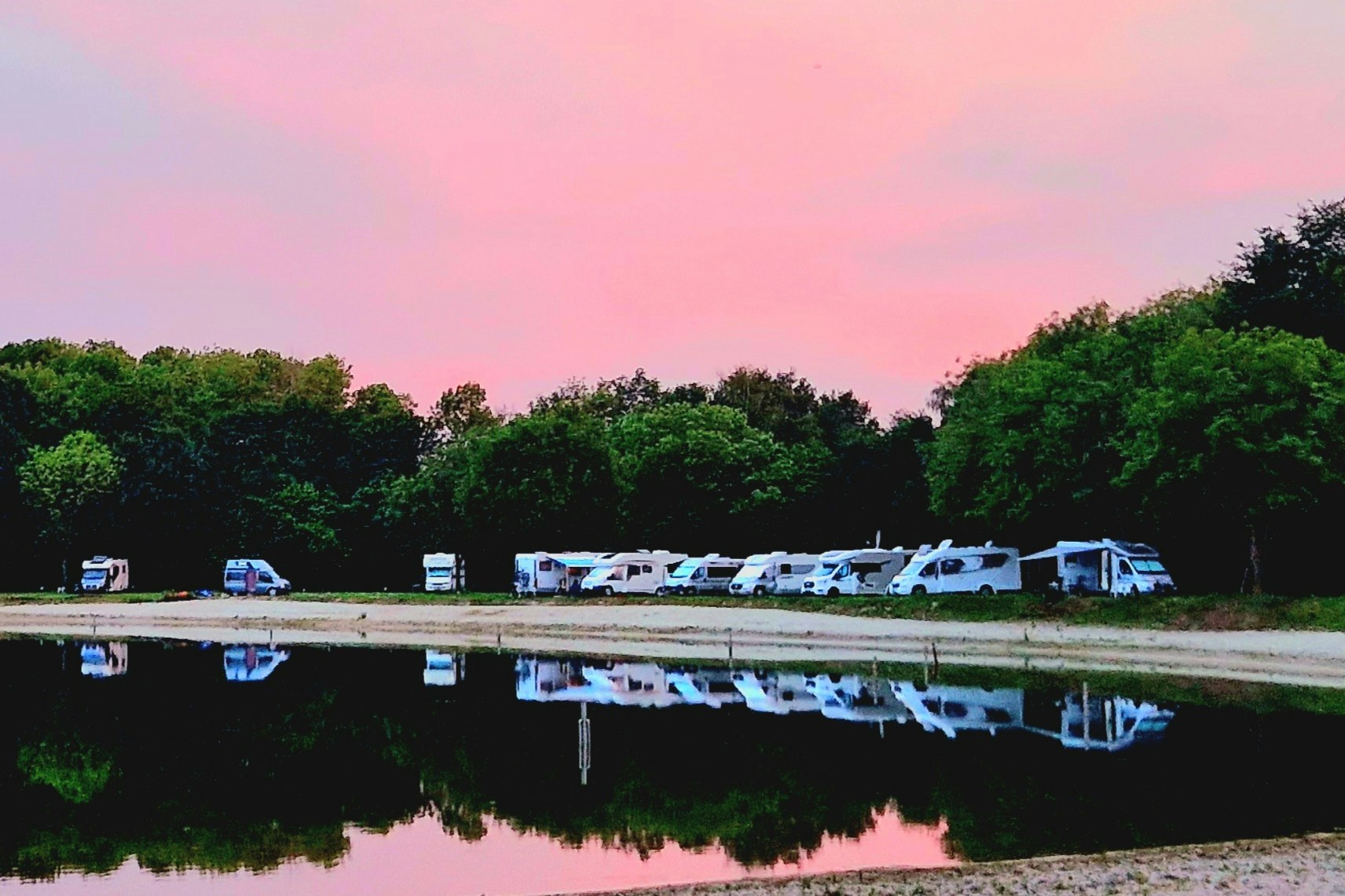 Camping Schaartven - Blick auf die Standplätze bei Sonnenuntergang-