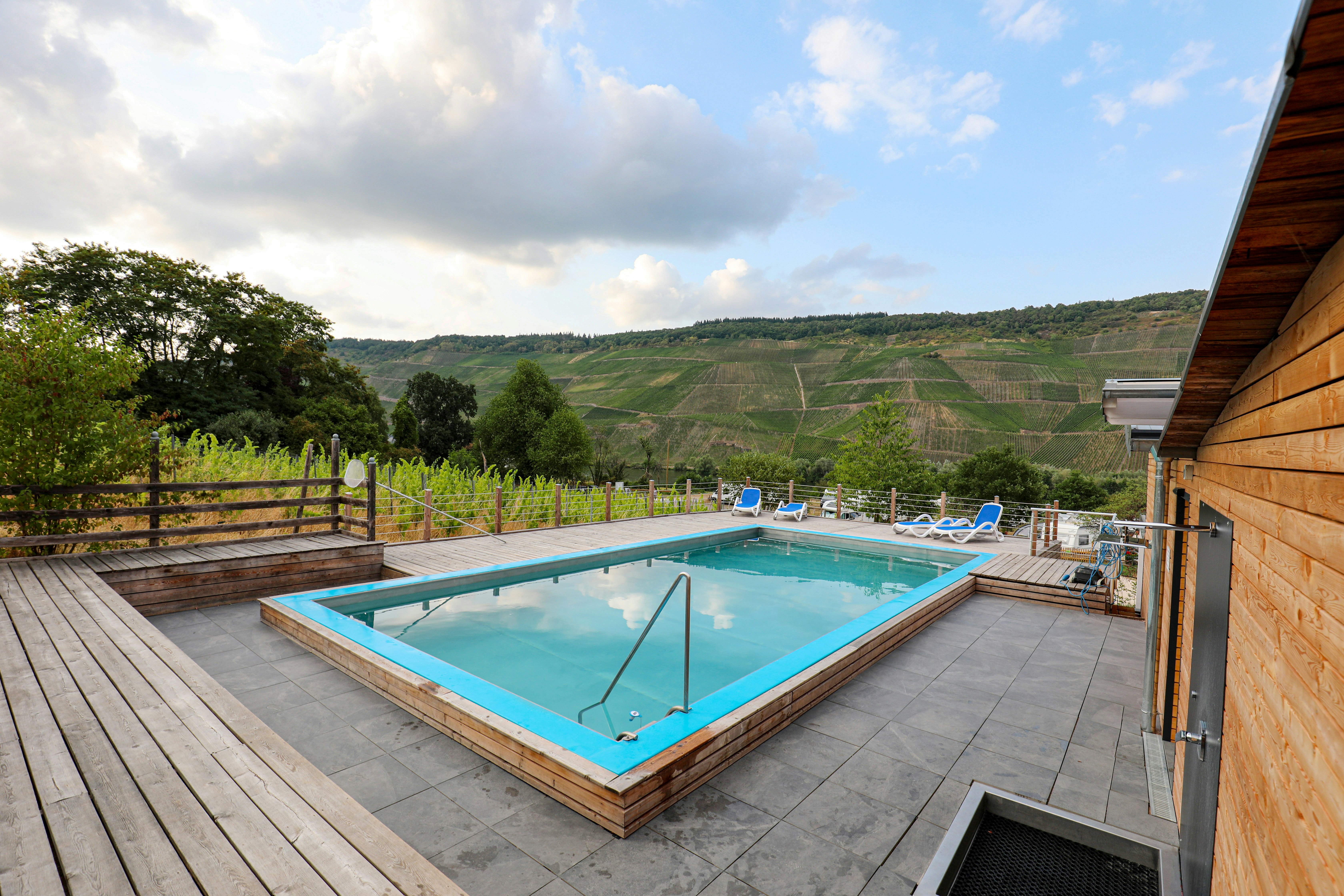 MoselCamping Bernkastel  Camping Schenk - Pool im Freien auf dem Campingplatz