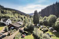 Camping Schliprüthener Mühle - Blick auf den Campingplatz im Grünen